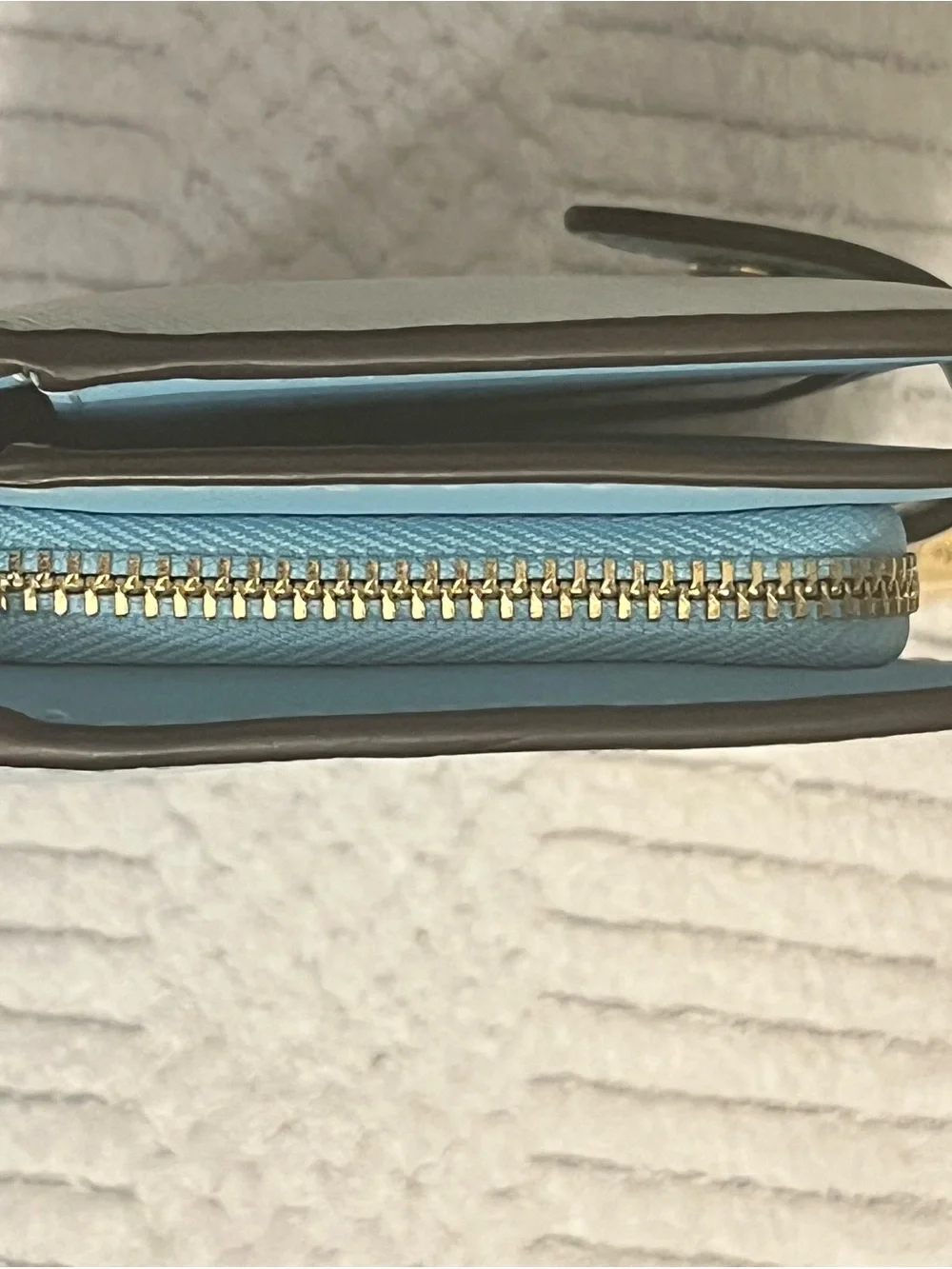 Cute! kate spade Light Blue & Cream Compact Bifold Wallet